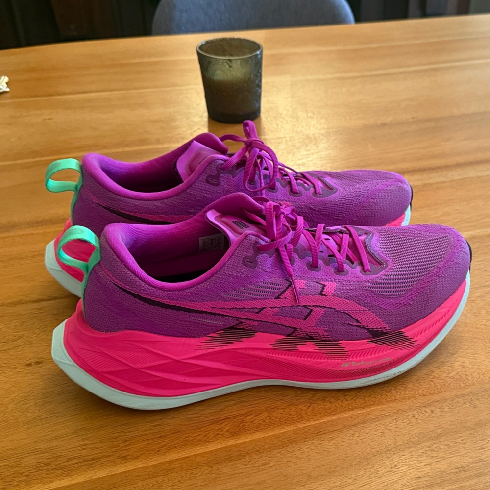 Asics Superblast 2 size 11.5 mens 13 women’s